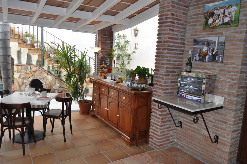 Welcome Inn Nerja Guest House Luxury Bed & Breakfast Exterior photo