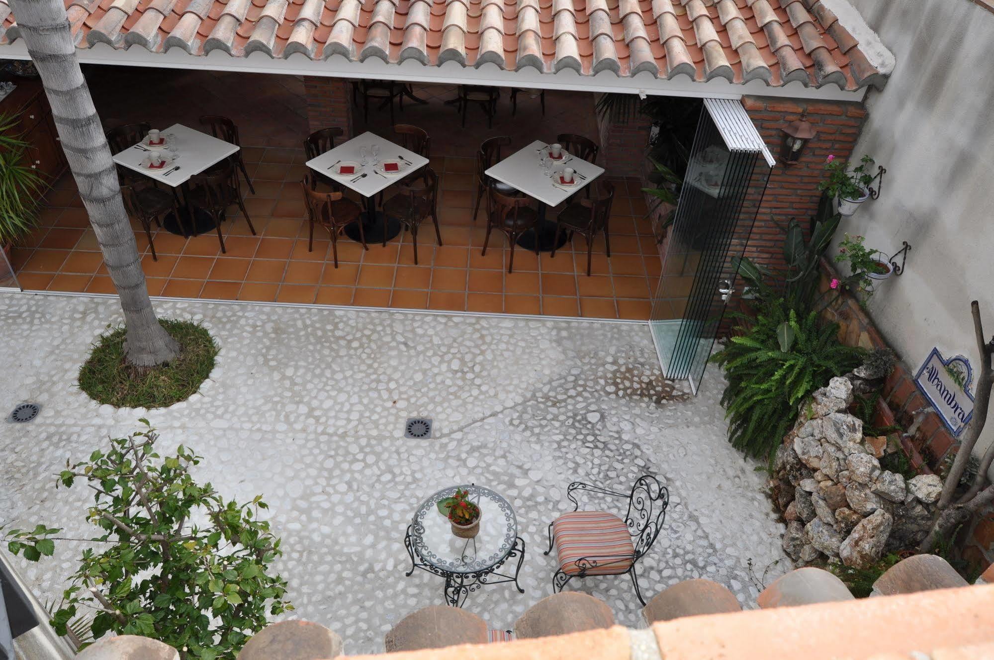 Welcome Inn Nerja Guest House Luxury Bed & Breakfast Exterior photo